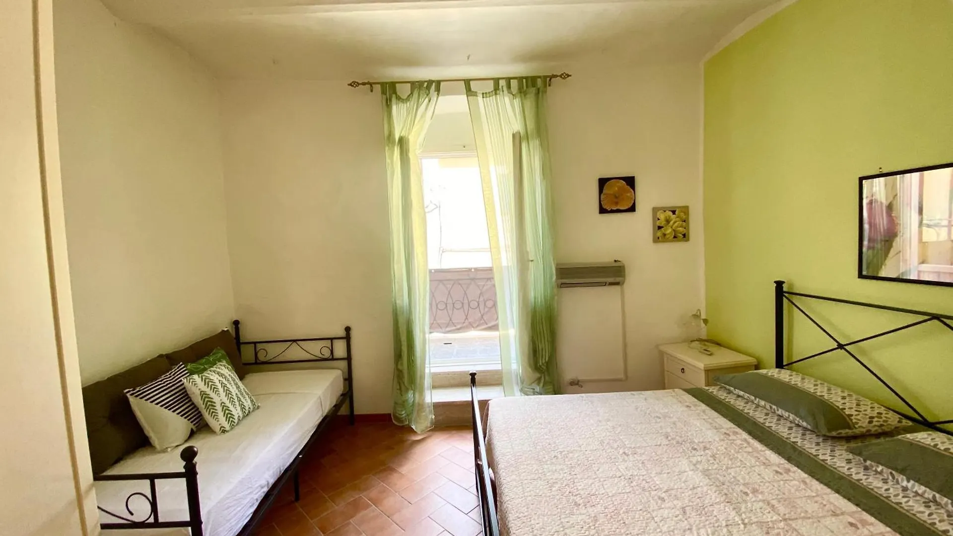 Urban Garden Apartment Manciano Italy